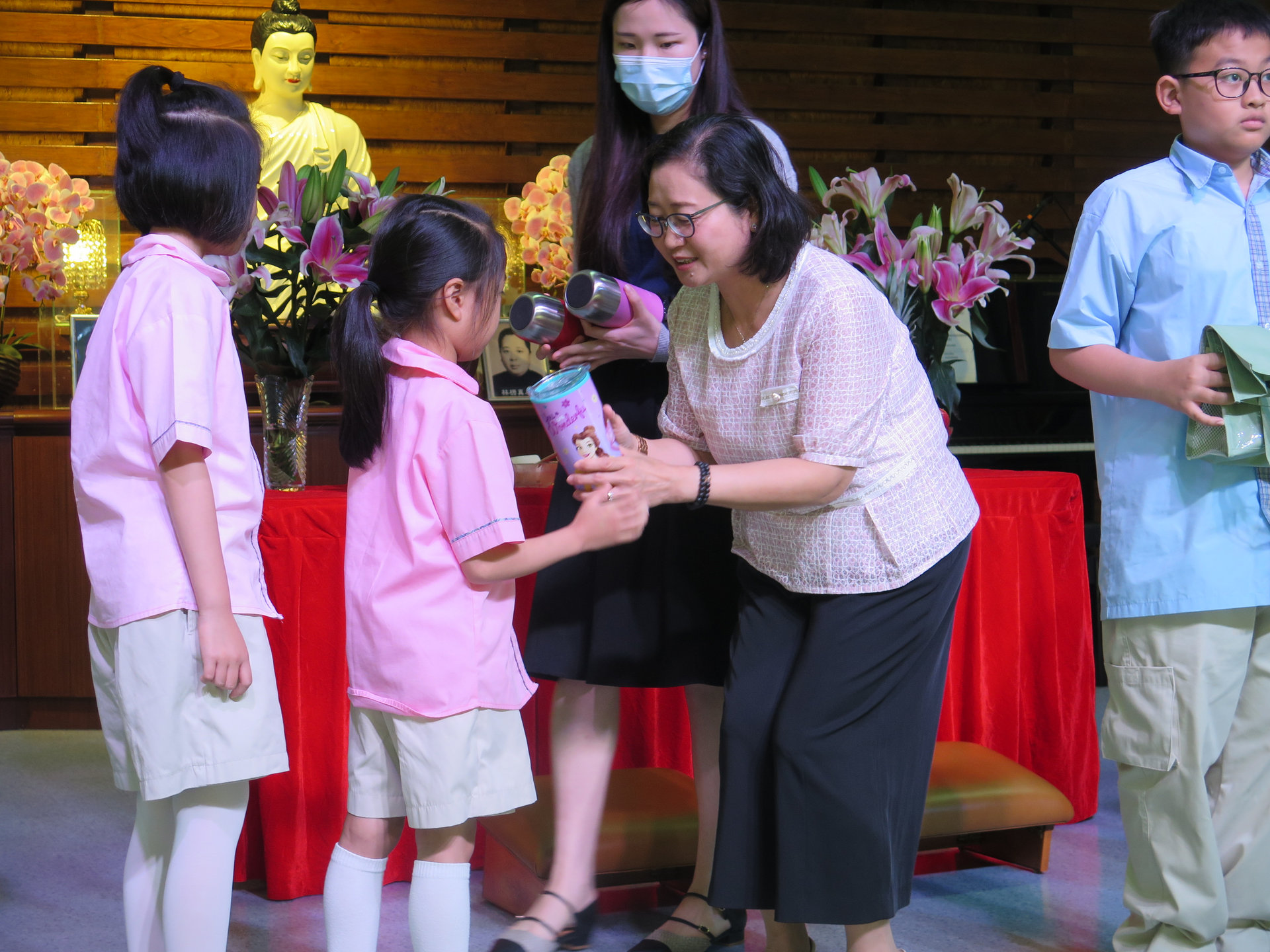 本校慶祝佛誕 3
